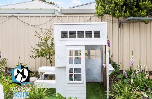 Victor Harbor House | Gorgeous Renovated Cottage in Heart of Victor Harbor