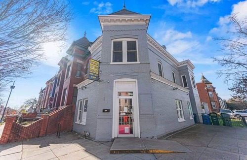 Bloomingdale Apartment | Gorgeous renovation 2BR/2BA with AC/TV/Internet