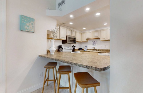Villa Sabine Condo | Gorgeous Soundside Home close to everything and Beach Access