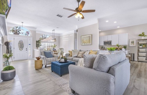 Deerwood House | Gorgeous Sunny Getaway Home
