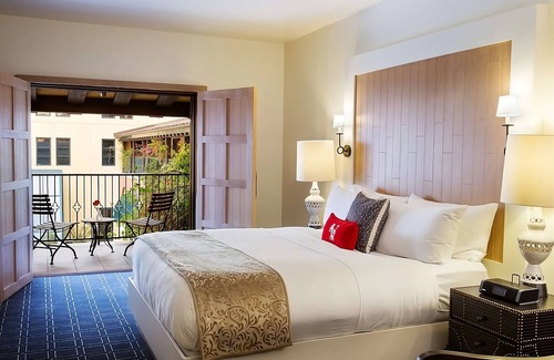 San Jose Hotel | Gorgeous Unit! Within Walking Distance of Winchester Mystery House! Pool, Spa