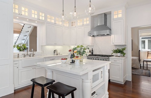 Upper East House | Gorgeous Upper Eastside Home - City & Ocean Views!