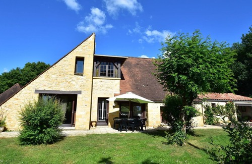 Saint-Julien-de-Lampon Villa | Gorgeous Villa in St. Julien-De-Lampon with Private Pool & Centre Nearby