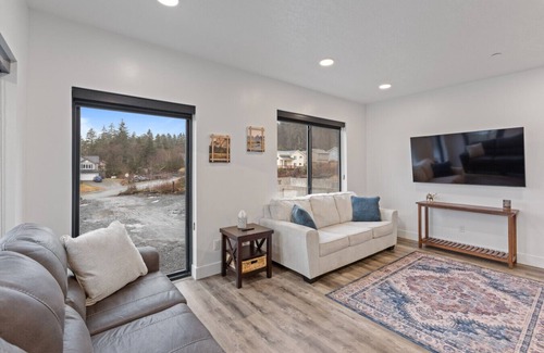 Juneau Apartment | Gorgeous Views, Cozy Luxury 209