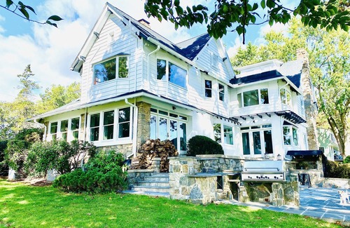 Mamaroneck House | GORGEOUS WATER FRONT HOUSE/HUGE GARDEN & SEA ACCESS