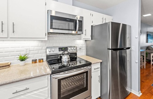 East Pensacola Heights House | Gorgeous Water View! Quiet 3BR/2B Townhome