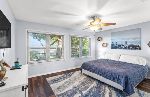 East Pensacola Heights House | Gorgeous Water View! Quiet 3BR/2B Townhome