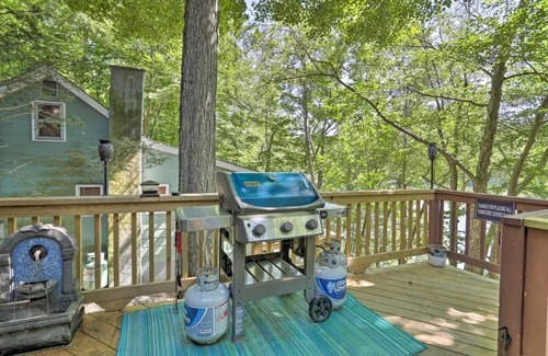 Greentown House | Gorgeous Waterfront, Private Dock,Kayaks,SUP's,Grill, FireTable, 3 Tier Deck