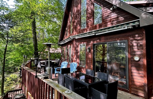 Greentown House | Gorgeous Waterfront, Private Dock,Kayaks,SUP's,Grill, FireTable, 3 Tier Deck