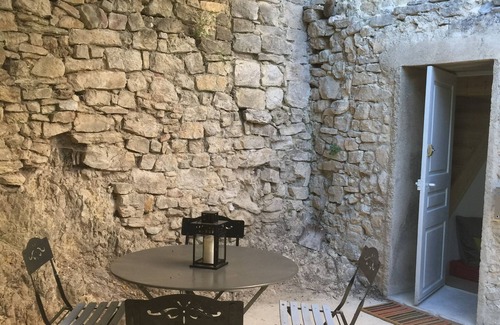 Bargeme House | Gorges du Verdon Charming house 4 pers Village classified Shaded private patio