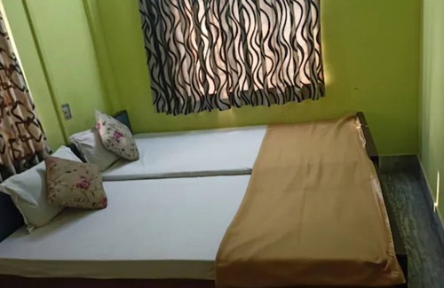 Jadavpur Hotel | Goroomgo Sai Guest House Jadavpur Kolkata