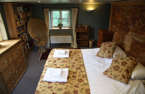Honiton Other | GOTHIC FOLLY, Sleeps 16, Indoor Heated Pool, Hot Tub, Jurassic Coast East Devon