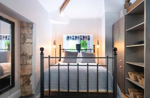 Llanvair Kilgeddin House | Goytre Hall Self Catering Guest Accommodation