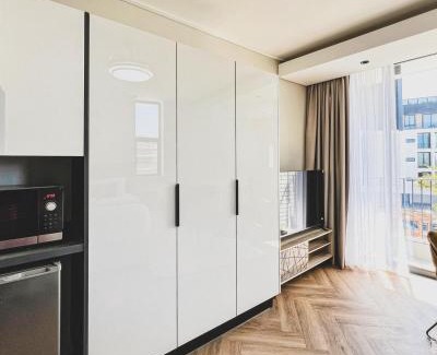 Century City Apartment | Grace On Park by Dajosha