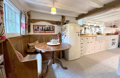 Ockbrook Cottage | Grade II Quaint Cottage in Berkswell, Close to NEC & BHX