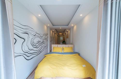 Old Quarter House | Graffiti Hotel
