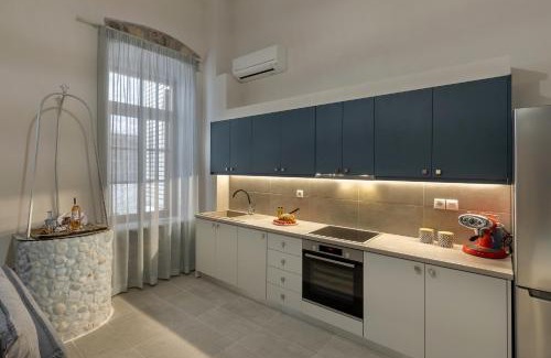 Ermoupoli Apartment | Grammata Suites