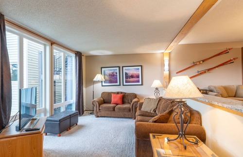 Silvercreek Condo | Granby Condo with Private Hot Tub