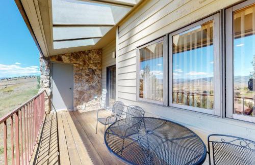 Silvercreek Apartment | Granby Condo with Views