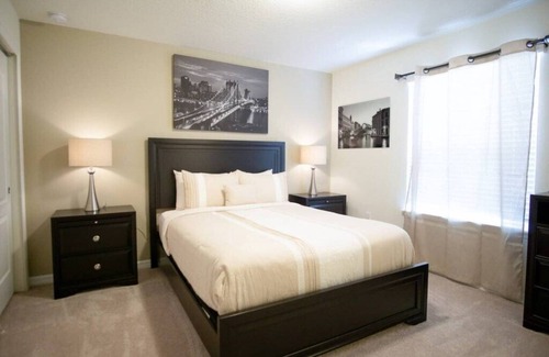 Four Corners Resort | Grand 8BDR Villa 20 mins from Disney! | Private Pool | Resort Amenities