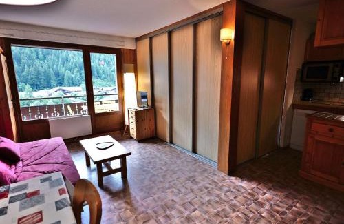 Le Grand-Bornand Apartment | Grand Bornand : appartement 6 pers avec balcon au cœur du village - FR-1-458-167