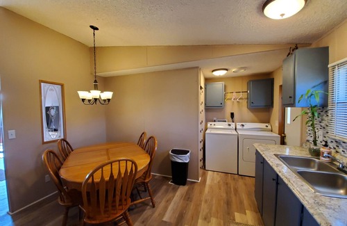 Williams House | Grand Canyon - Pinion Pine Getaway - Fenced Acre & Mountain Views!