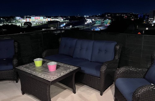 MacGregor House | "Grand Chateau By Lujan 2" - A Luxury Home near the Medical Center