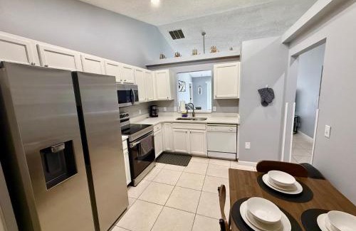 Haines City House | Grand Deluxe Pines 3BR Pool Home near Disney