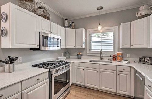Crystal Shores House | Grand Destin Getaway - Walk a Block to the Beach!