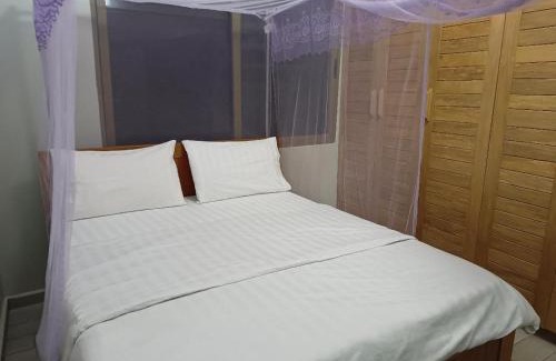 Jinja Cabin | Grand Grove Villa
