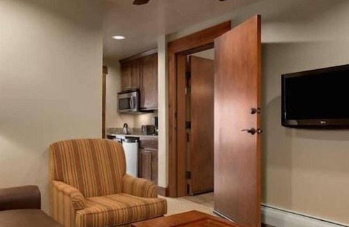Breckenridge Resort | Grand Lodge, Peak 7, Ski-In/Out, Fireplace, Hot Tub
