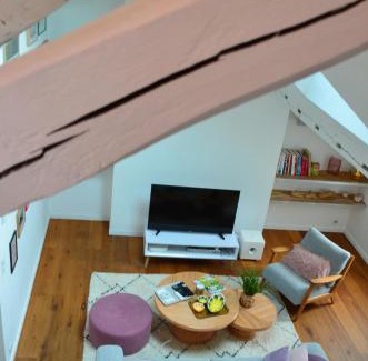 Downtown Angers Apartment | Grand loft 110m Cœur historique Angers et parking privé Rare