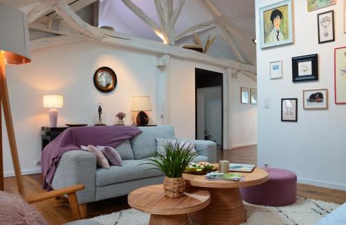 Downtown Angers Apartment | Grand loft 110m Cœur historique Angers et parking privé Rare