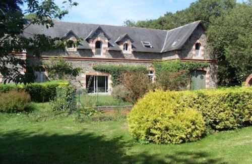 Tredarzec House | Grand logis du MANOIR de Kerhir, charm and old stone in Trégor
