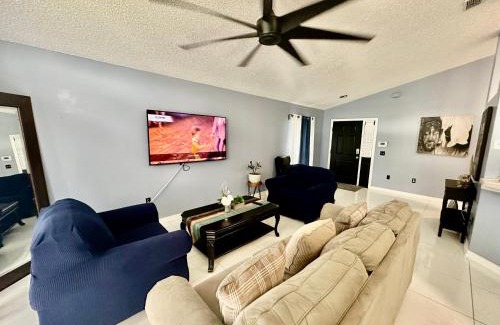 Haines City House | Grand Luxury 4BR House near Disney Parks