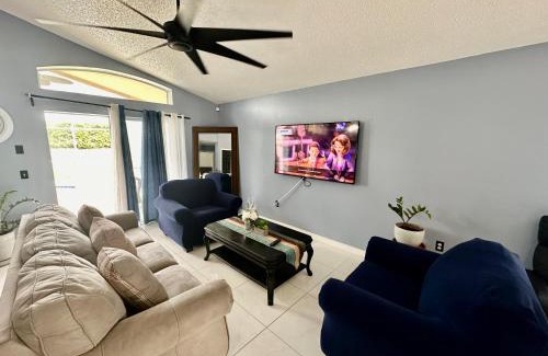 Haines City House | Grand Luxury 4BR House near Disney Parks
