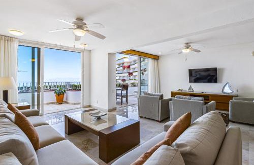 Conchas Chinas Apartment | Grand Miramar A601