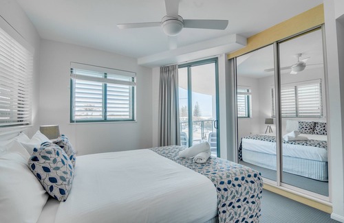 Alexandra Headland Hotel | Grand Palais Boolarong Beachside Resort