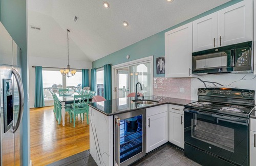 Ocean Hill House | Grand Seaside Escape w/Direct Beach Access!