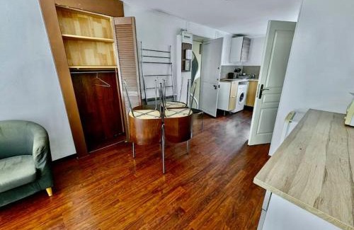 Quartier Chorier-Berriat Apartment | Grand Studio - Proche Hyper centre - Calme & Tout Equipé
