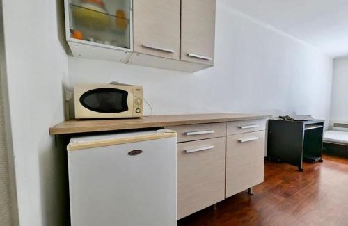 Quartier Chorier-Berriat Apartment | Grand Studio - Proche Hyper centre - Calme & Tout Equipé