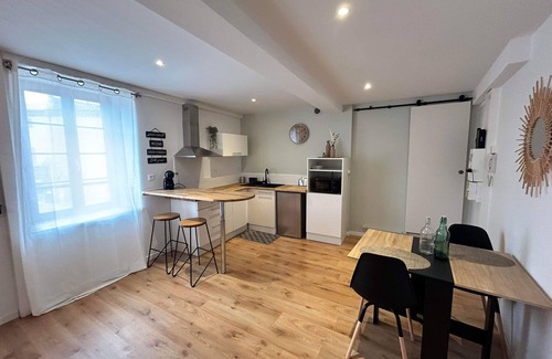 Labruguiere Apartment | Grand Studio Rénové au Cœur de Labruguiere Équipé de la Fibre