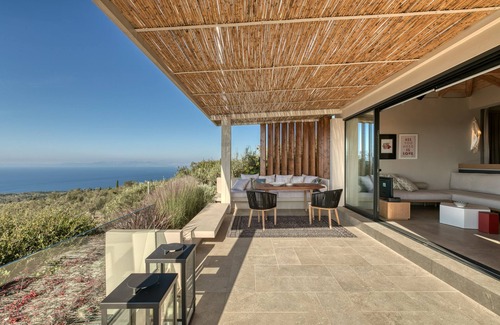 Kavallos Villa | Grand Suite With Private Pool - with Panoramic View, Art Blue Villas