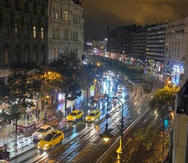 Inner City Budapest Apartment | Grand View Apartment