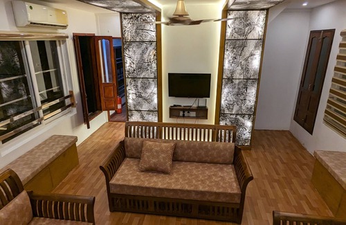 Kumarakom Boat Rental | Grand villa houseboat