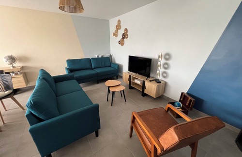 Les Ponts-de-Ce House | Grande Maison Familiale et Conviviale 14 Personnes Avec une Belle Salle de Jeux