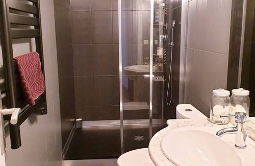 Soual House | Grande suite privée avec lit queen size et terrasse privée