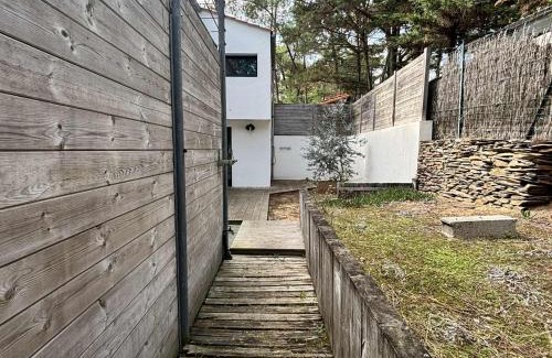 La Tranche-sur-Mer House | Grande Villa Rénovée pour 10 - Terrasse, Jardin, Studio Indépendant, Proche Plage à La Tranche-sur-Mer - FR-1-194-261