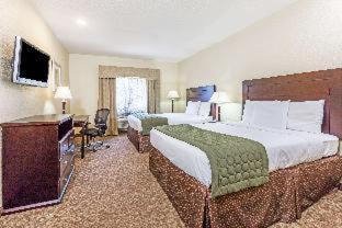 Tyler Hotel | Grander Inn & Suites by IHG