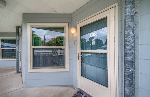 New Braunfels Condo | Grandma's River Haus Rrc A108 1 Bedroom Condo by RedAwning